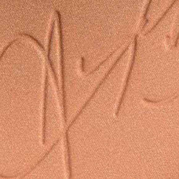 MAC x Aaliyah Baby Girl bronzing Powder - Picture 6 of 6